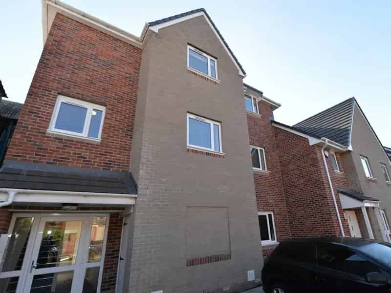 Two Bedroom Apartment near Shirley High Street - Leasehold