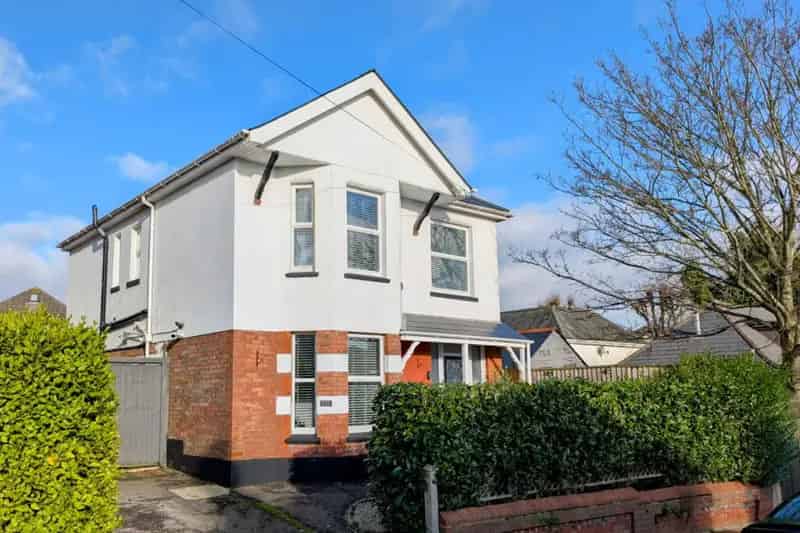 4 Bedroom Detached House for Sale - AR0108