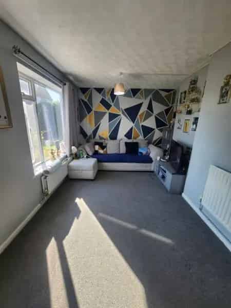 Large One Bed Maisonette with Two Gardens and Ample Parking