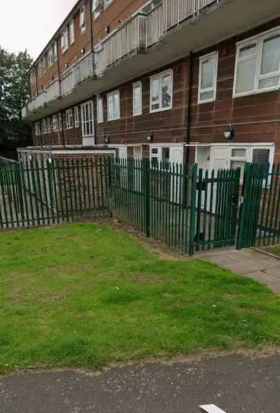 Flat For Rent in Coventry, England