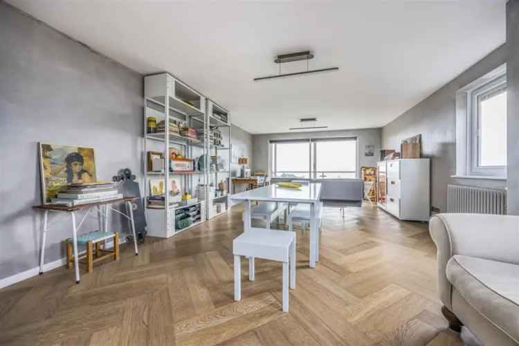 2 Bedroom Flat for Sale Sea View