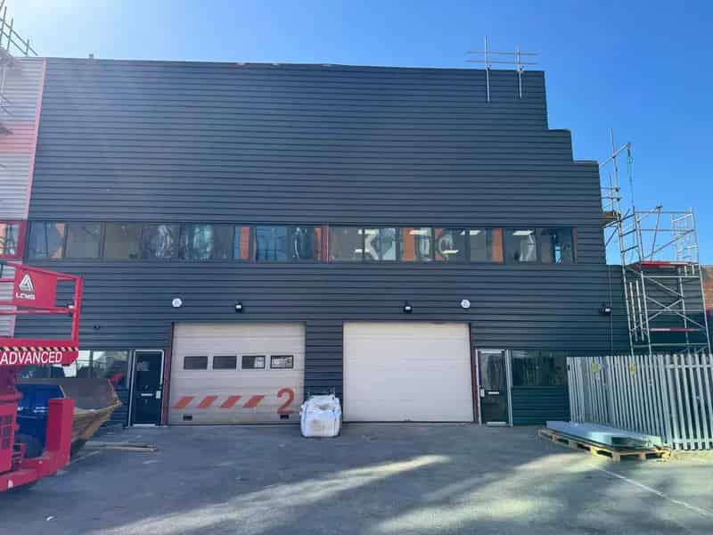 7876 sq ft Refurbished Warehouse Trade Counter Acton 10 Parking Spaces