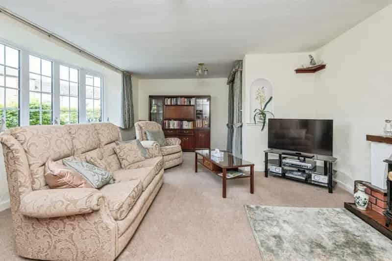 3 Bed Detached Bungalow Clayton West Spacious Family Home