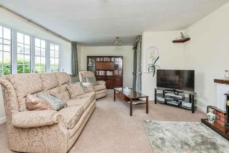 3 Bed Detached Bungalow Clayton West Spacious Family Home