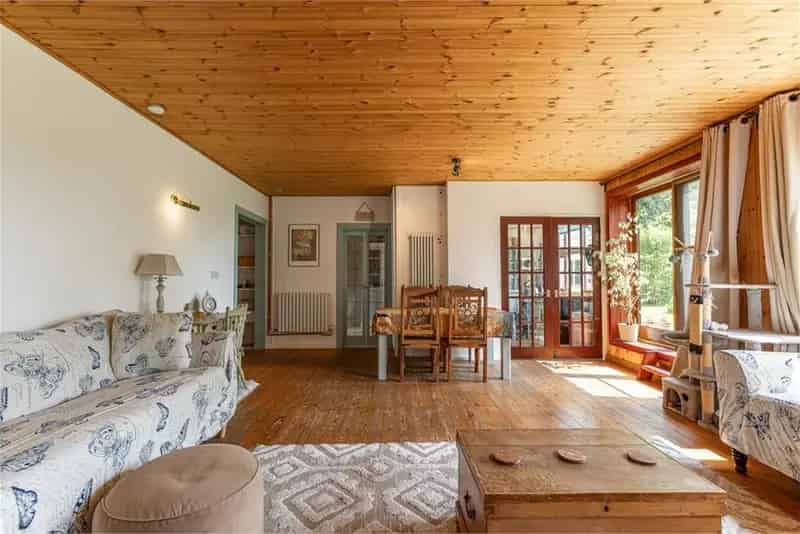 4 Bed Bungalow - Detached with 3 Reception Rooms