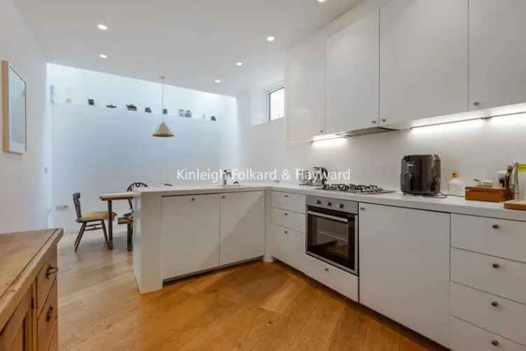 Contemporary Brockley House  Two Double Bedrooms Near Station