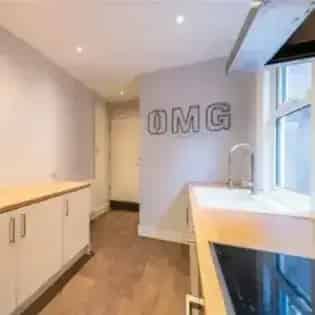 5 rooms flat of 93 m² in Birmingham