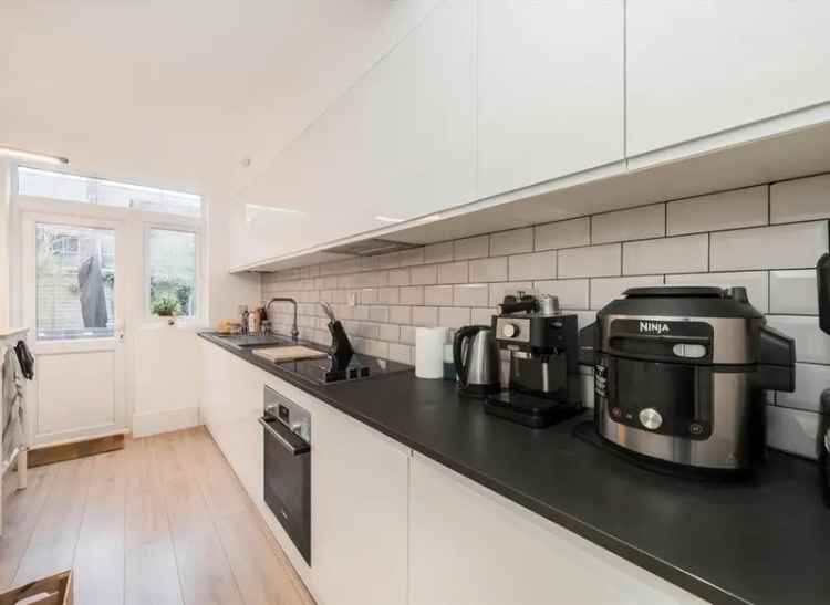 One Bedroom Garden Flat Near Streatham Hill Station
