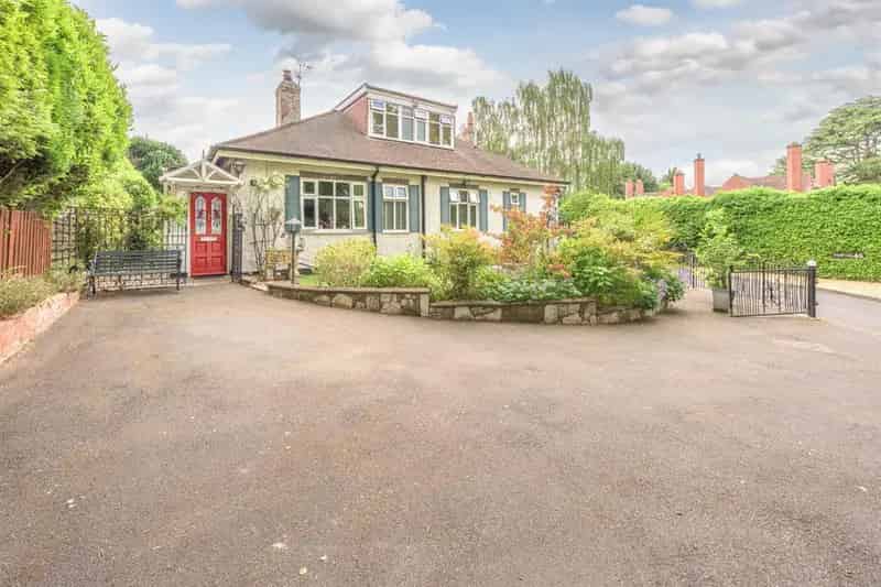 3 Bedroom Detached Dormer Bungalow For Sale