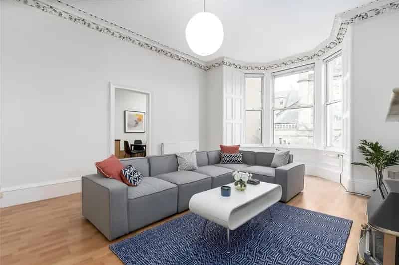 2 Bedroom Apartment for Sale in Edinburgh New Town