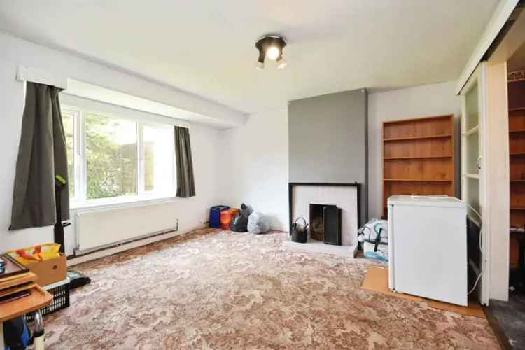 3 Bed House with Driveway Parking Garage and Garden Near Braintree