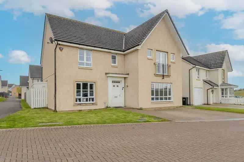 4 Bedroom Detached Villa For Sale in Robroyston Glasgow