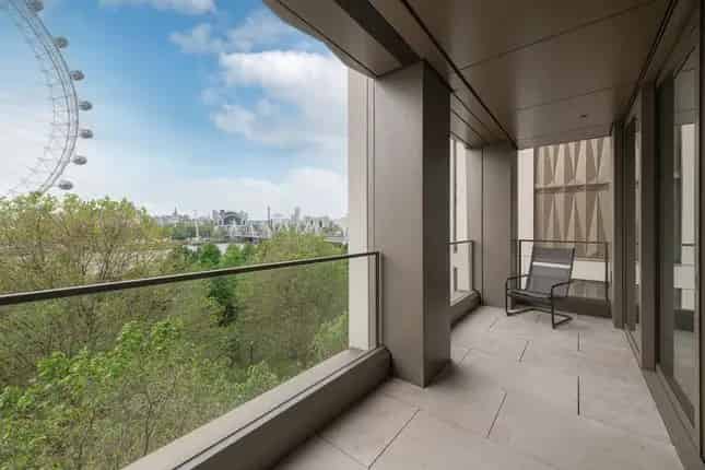 Luxury 2-Bed Apartment Southbank Place Thames Views