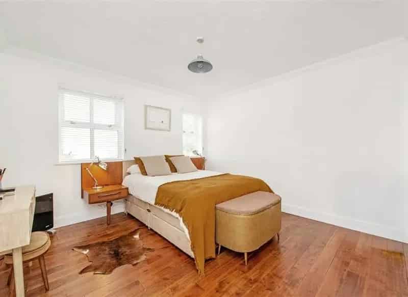 Flat For Sale , London, England