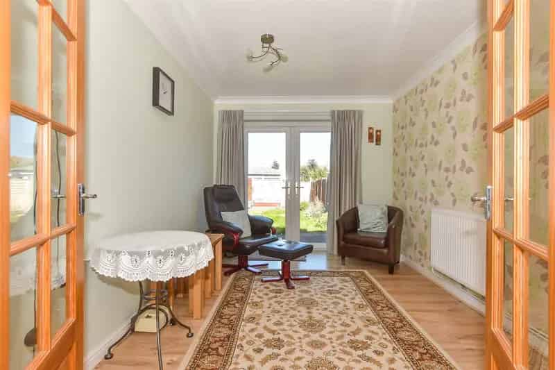 3 Bedroom Link Detached House for Sale