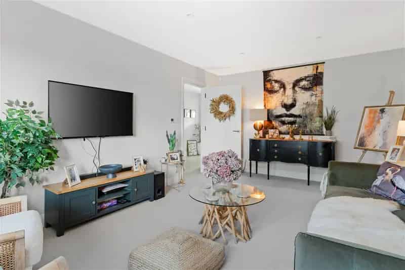 4 Bedroom Detached House for Sale Widford