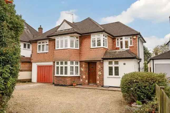 Four Bedroom Detached House in West Wimbledon SW20