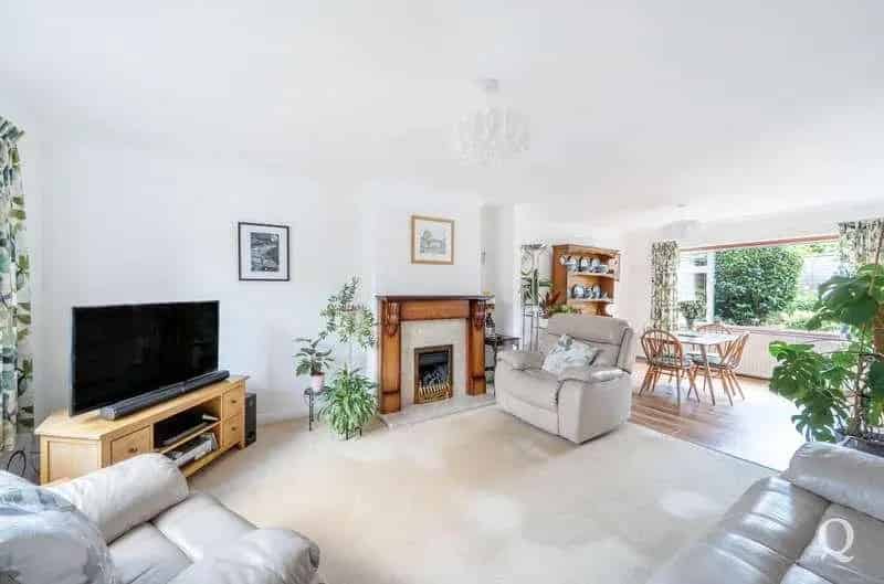 3 Bed Semi-Detached House for Sale in Knockholt