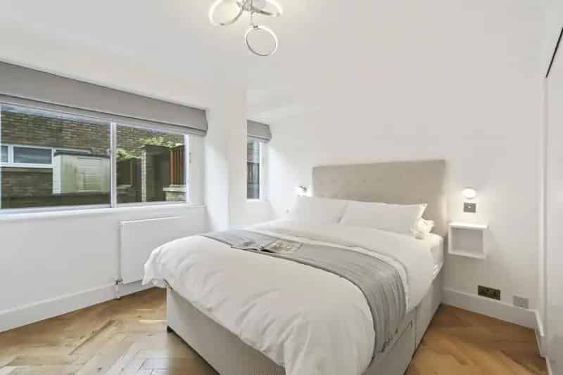 3 Double Bedroom Apartment near Holland Park