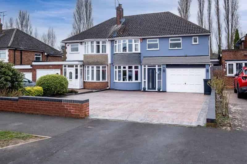 4 Bedroom Semi Detached House for Sale