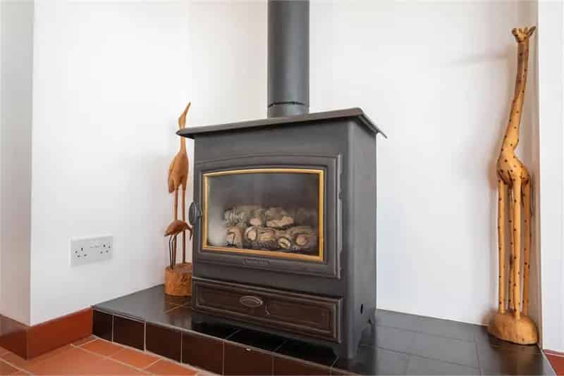 4 Bed Detached House with 3 Reception Rooms and River Views