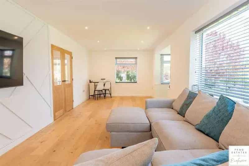 4 bed house for sale