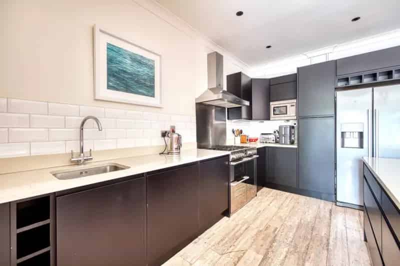 5 bedroom House
 For Sale