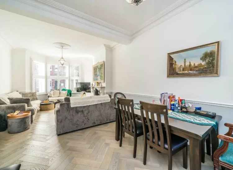 House For Sale in Salisbury Road, London, England