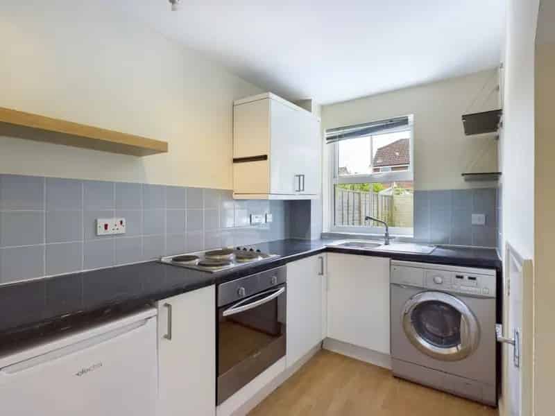 1 bedroom House
Sold STC