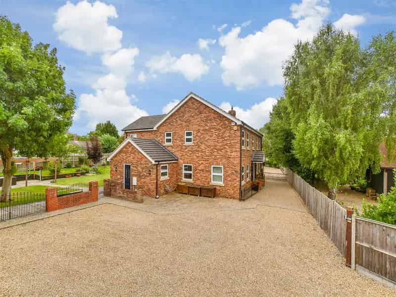 Detached House for sale with 4 bedrooms, High Street, Wingham