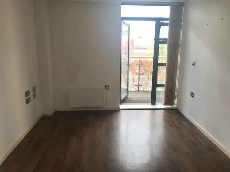 1 Bedroom Apartment Near West One Devonshire Green