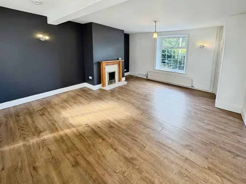 2 Bedroom Mid Terrace House for Sale Holmfirth West Yorkshire