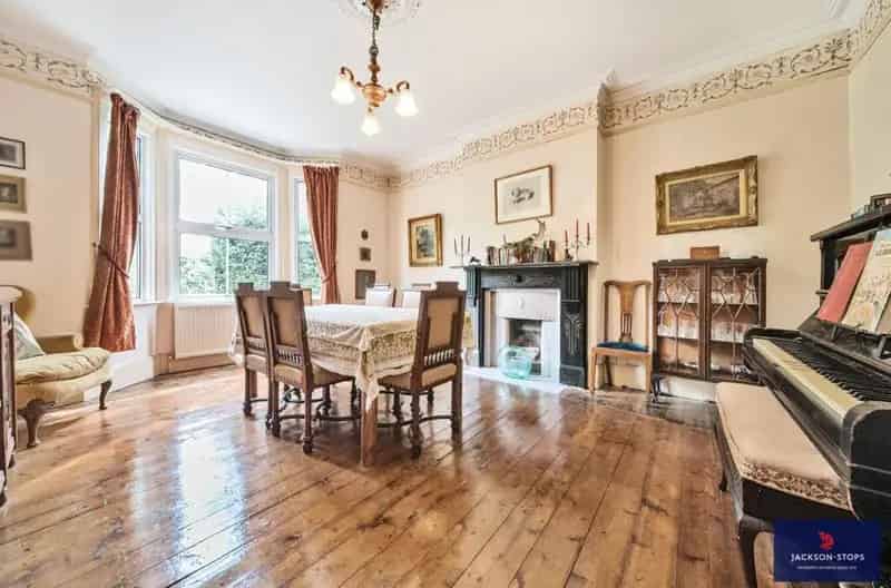 Edwardian Farmhouse with 2 Acres and Outbuildings