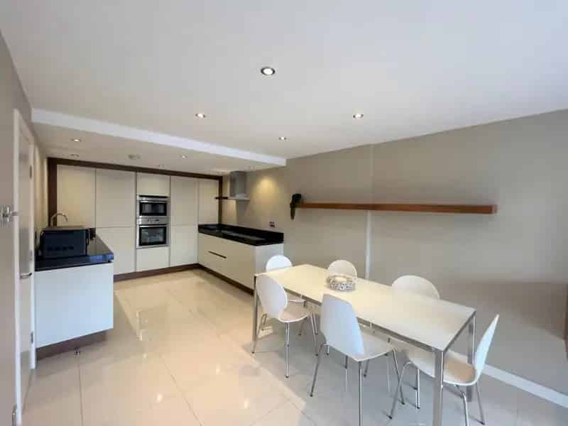 2 Bedroom Flat To Rent Available 11082025