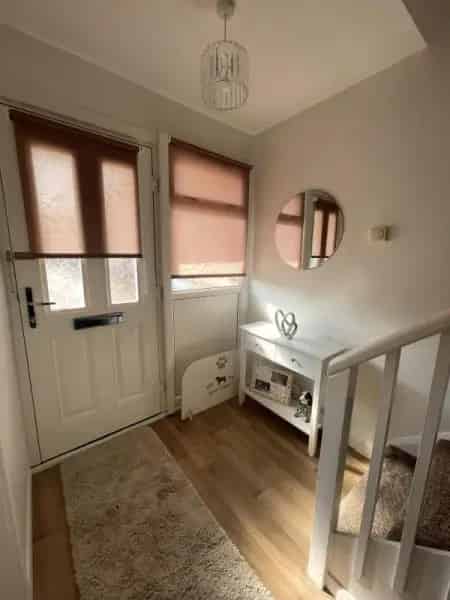 Large 2 Bed End House with Large Garden