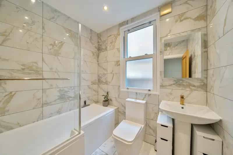 Flat For Sale , London, England