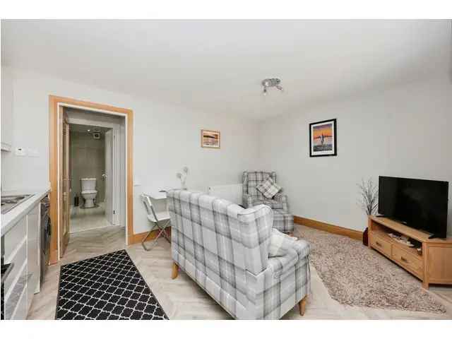 1 Bedroom Flat for Sale Near Amenities and Transport