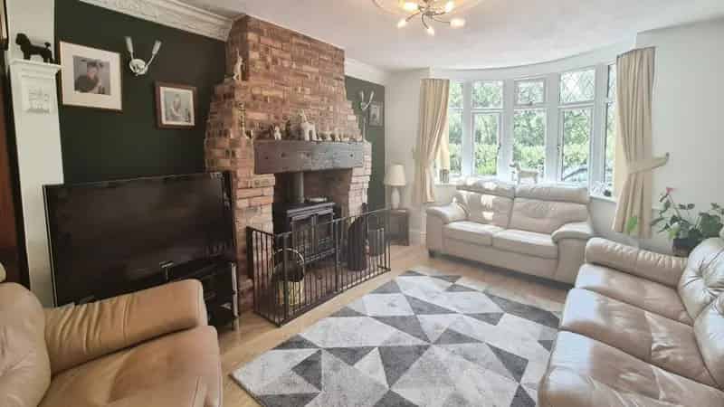 6 Bedroom Detached House For Sale Brownhills Common
