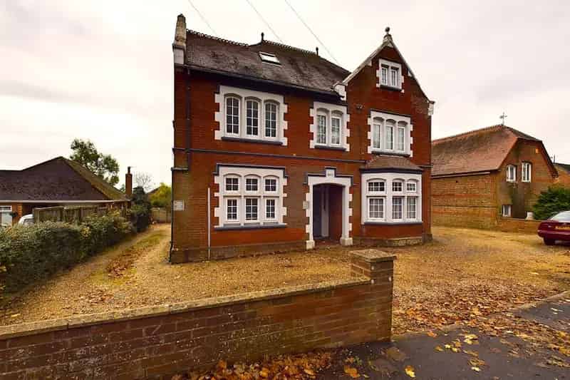 1 Bed Ground Floor Flat Farlington Allocated Parking No Chain