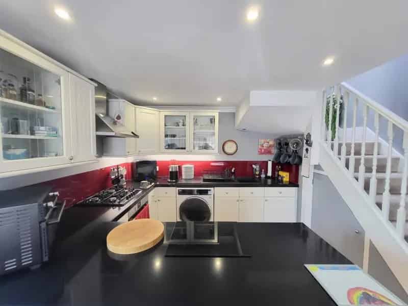 1 Bedroom House for Sale in North Abingdon with Garage and Driveway