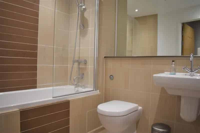 2 Bedroom Flat To Let Available Now