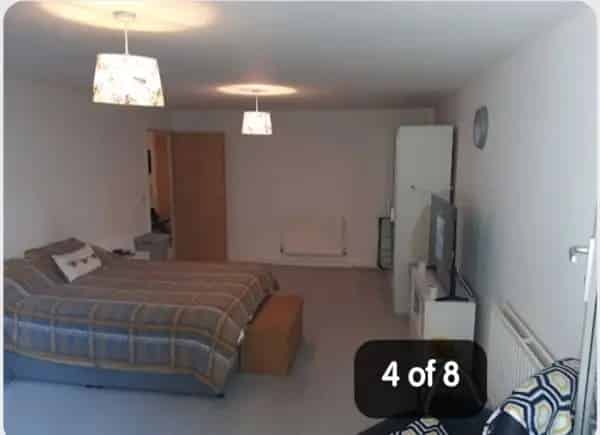 Spacious Ground Floor Flat Near Preston Park  Pets Allowed Parking