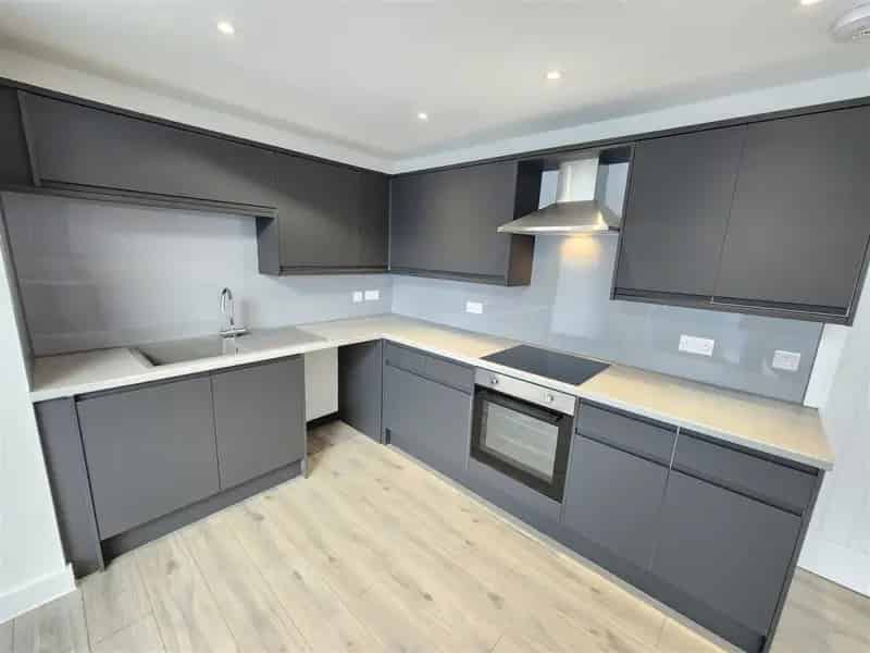 3 Bedroom Semi Detached House For Rent