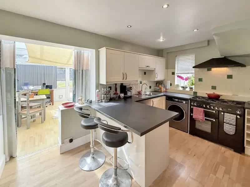 3 Bedroom Semi-Detached House For Sale Warminster