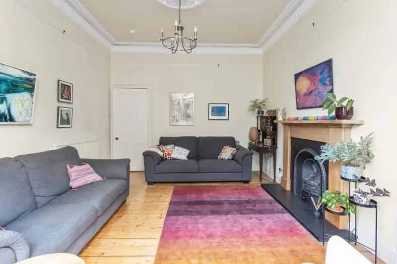 3 Bedroom Flat for Sale in Edinburgh
