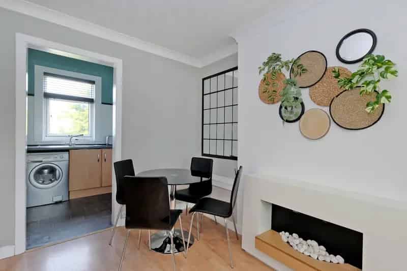 2 Bed Ground Floor Flat with Driveway and Tenant in Place