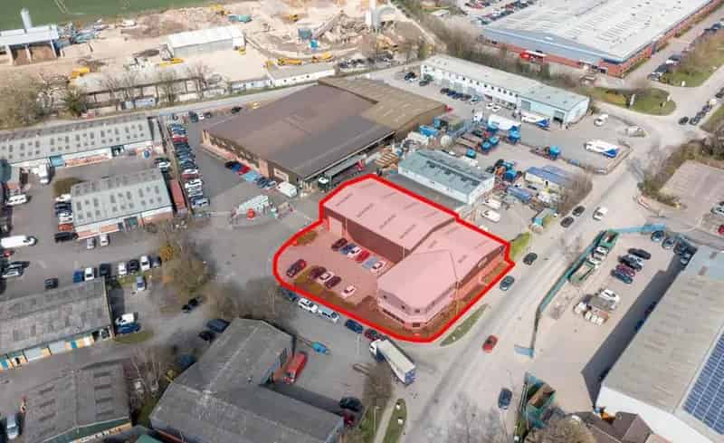 Modern Warehouse and Office Facility in Devizes