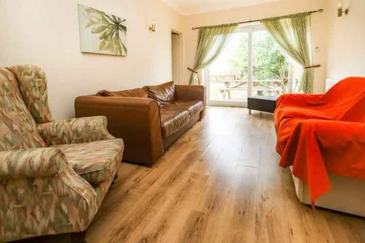 4 Bedroom Detached Student House Near Bournemouth University