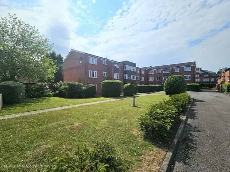 2 bedroom apartment for sale