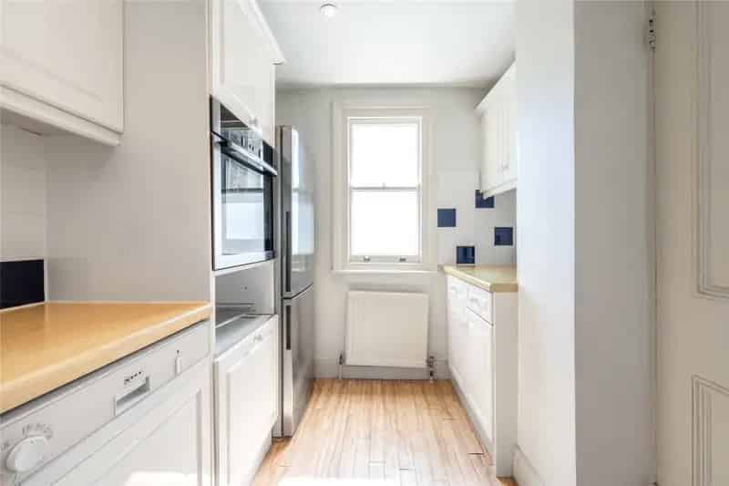 2 Bedroom Flat Apartment London England's Lane